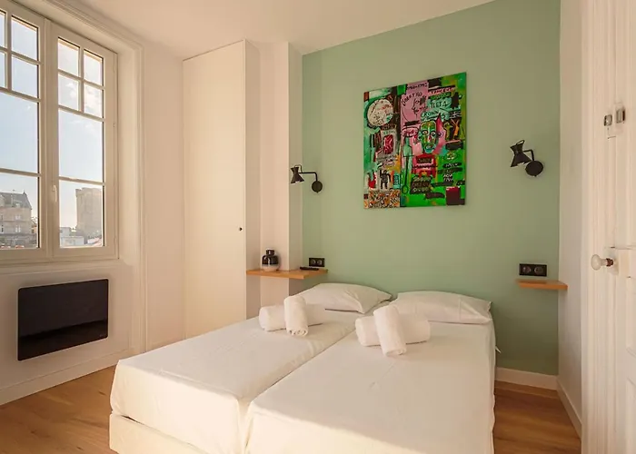 Altaya With Balcony And Sea View In * Biarritz