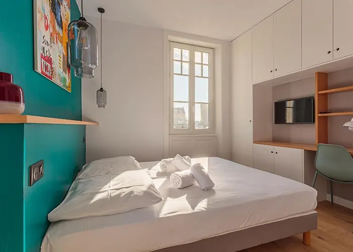 Altaya With Balcony And Sea View In * Biarritz