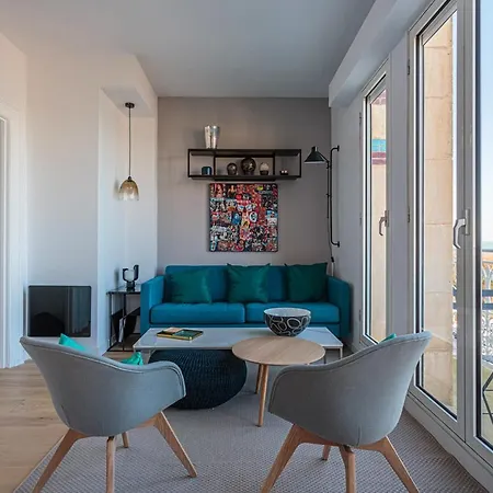 Altaya With Balcony And Sea View In * Biarritz