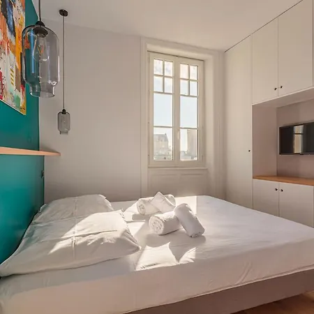 Altaya With Balcony And Sea View In * Biarritz