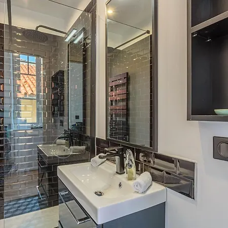 Altaya With Balcony And Sea View In * Biarritz