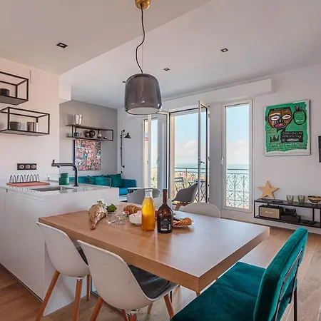 Altaya With Balcony And Sea View In * Biarritz