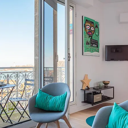 Altaya With Balcony And Sea View In Apartment Biarritz