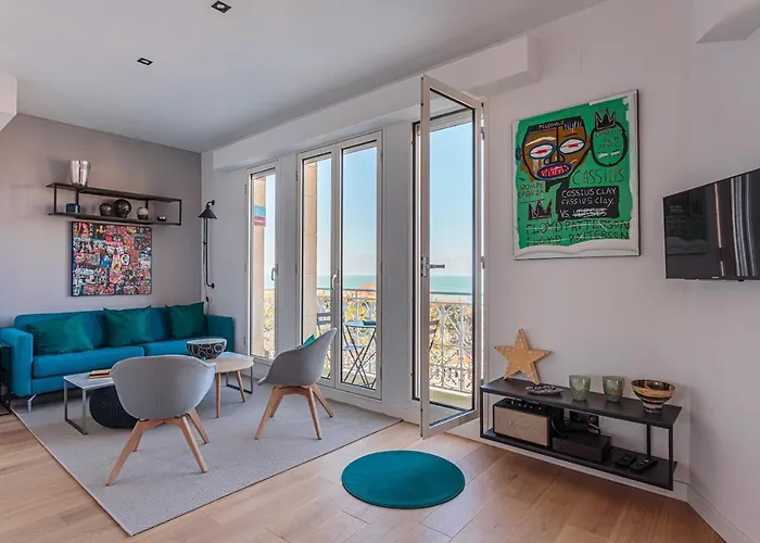 Apartment Altaya With Balcony And Sea View In Biarritz