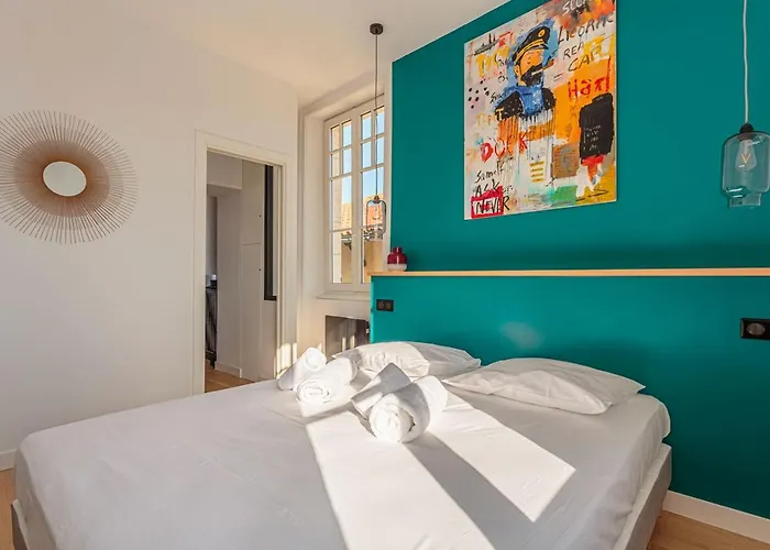 Altaya With Balcony And Sea View In * Biarritz